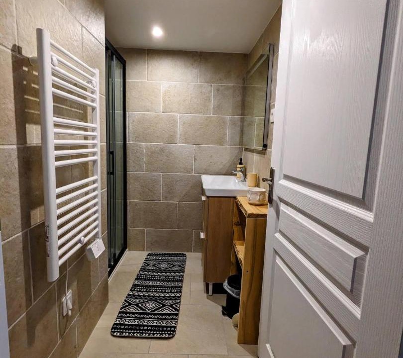Photo of Bathroom in Campan