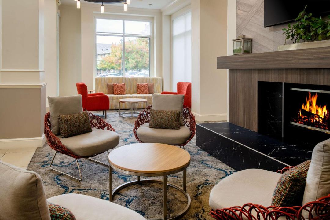 Photo of Livingroom in East Roseville Parkway