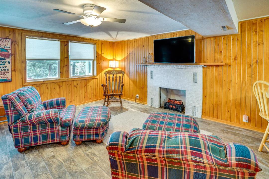 Photo of Livingroom in Crofton