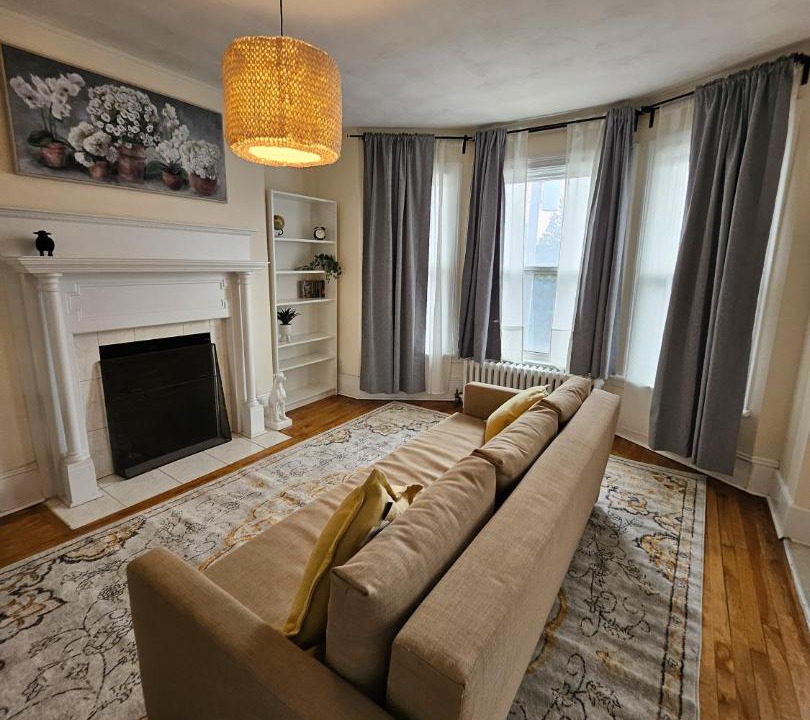 Photo of Livingroom in Sandy Hill