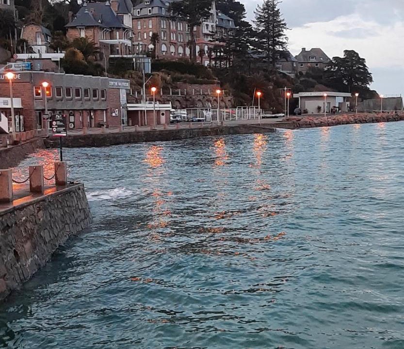 Photo of Others in Cite