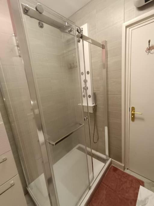 Photo of Bathroom in Rouen City Centre