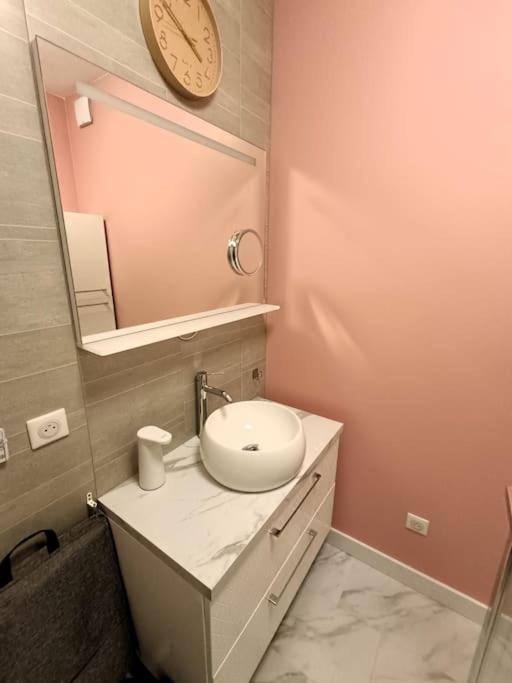 Photo of Bathroom in Rouen City Centre