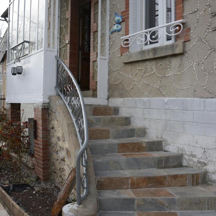 Photo of Buildings in Anost