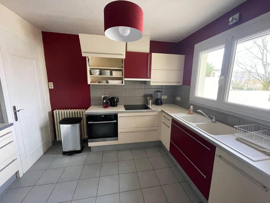 Photo of Kitchen in Vezeronce-Curtin