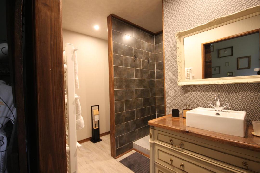 Photo of Bathroom in Rouelle