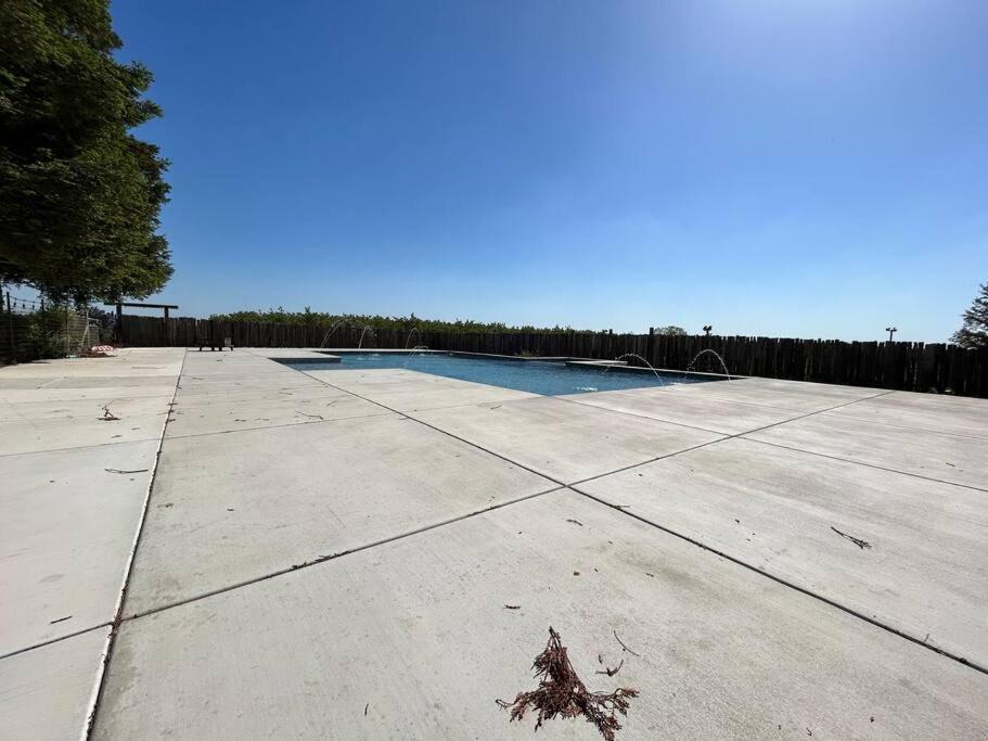 Photo of Others in Peters