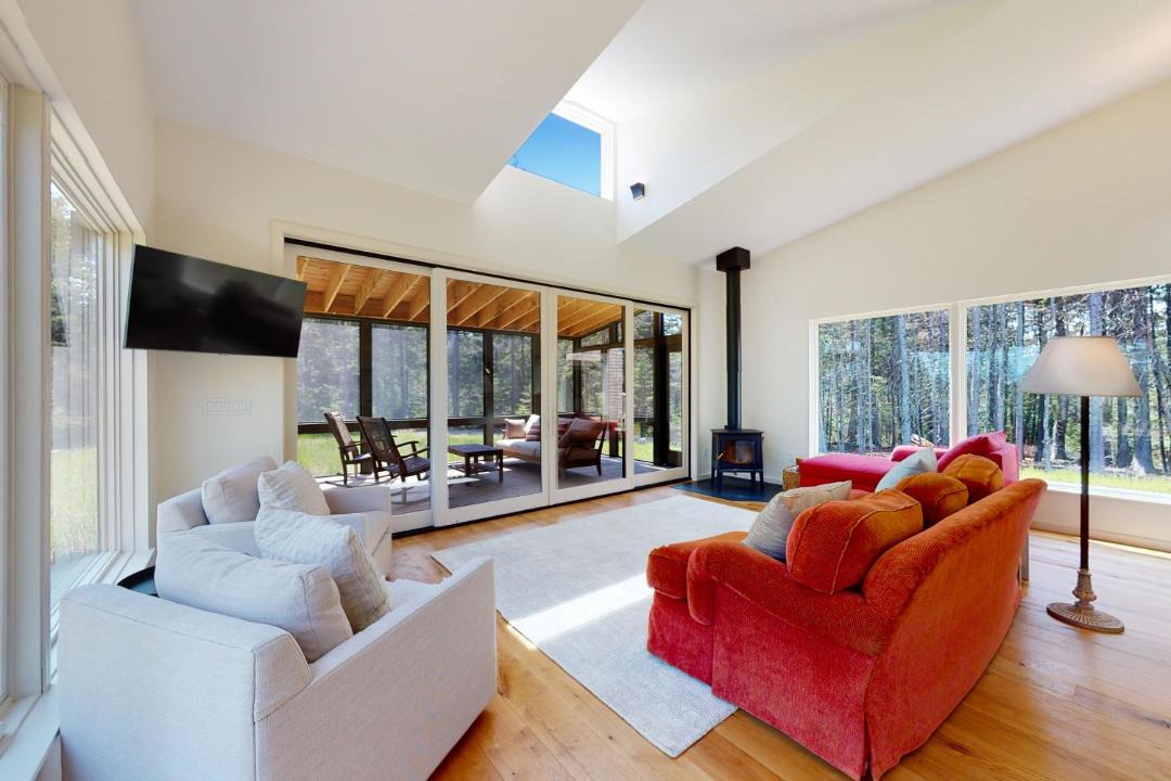 Photo of Livingroom in Tenants Harbor