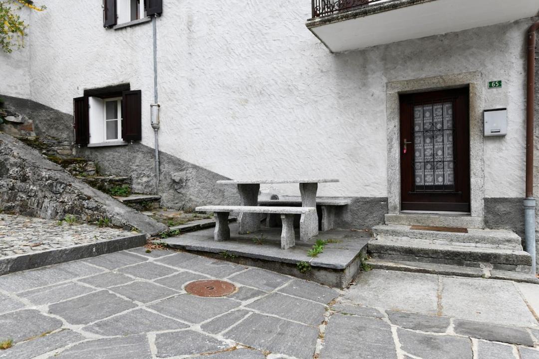 Photo of Buildings in Camedo