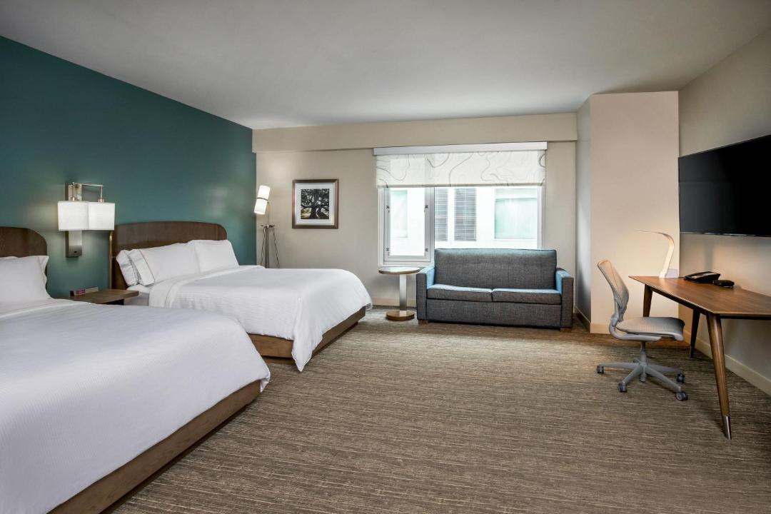 Photo of Bedroom in Coliseum Central