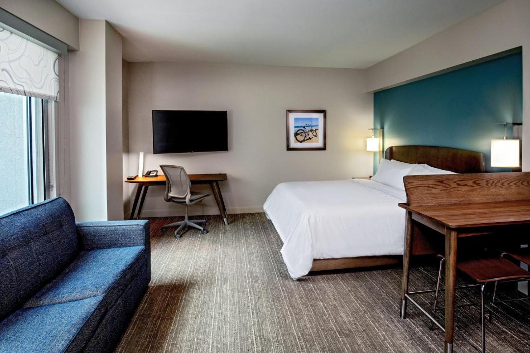 Photo of Bedroom in Coliseum Central