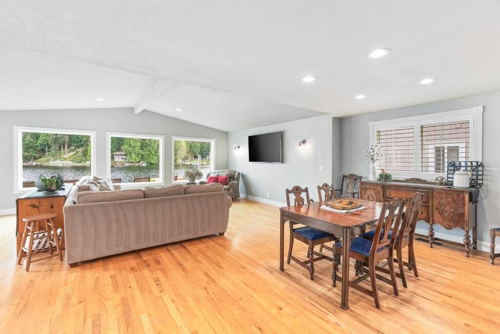 Photo of Others in Three Lakes