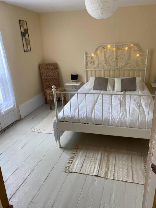 Photo of Bedroom in Ay