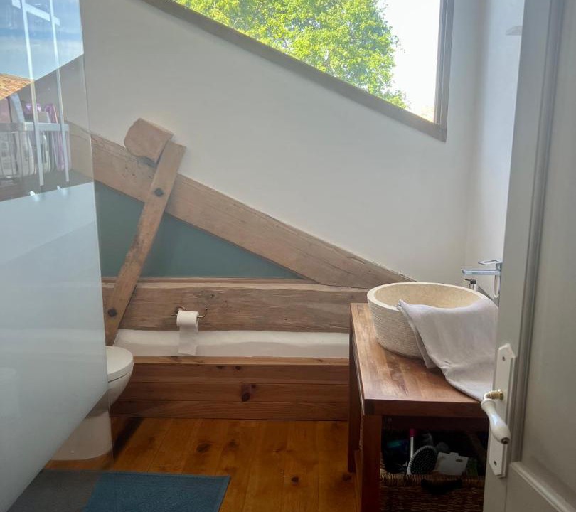 Photo of Others in Pons