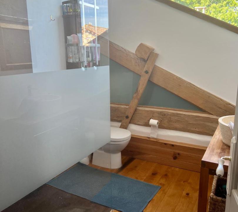 Photo of Others in Pons