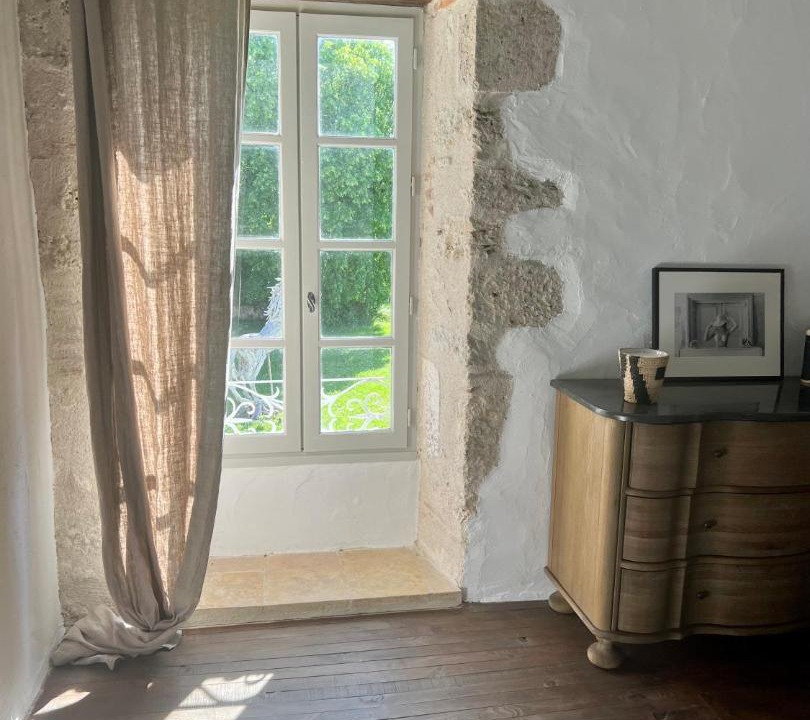 Photo of Others in Pons