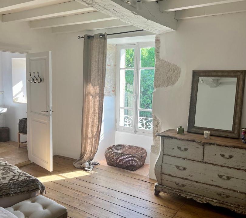 Photo of Others in Pons