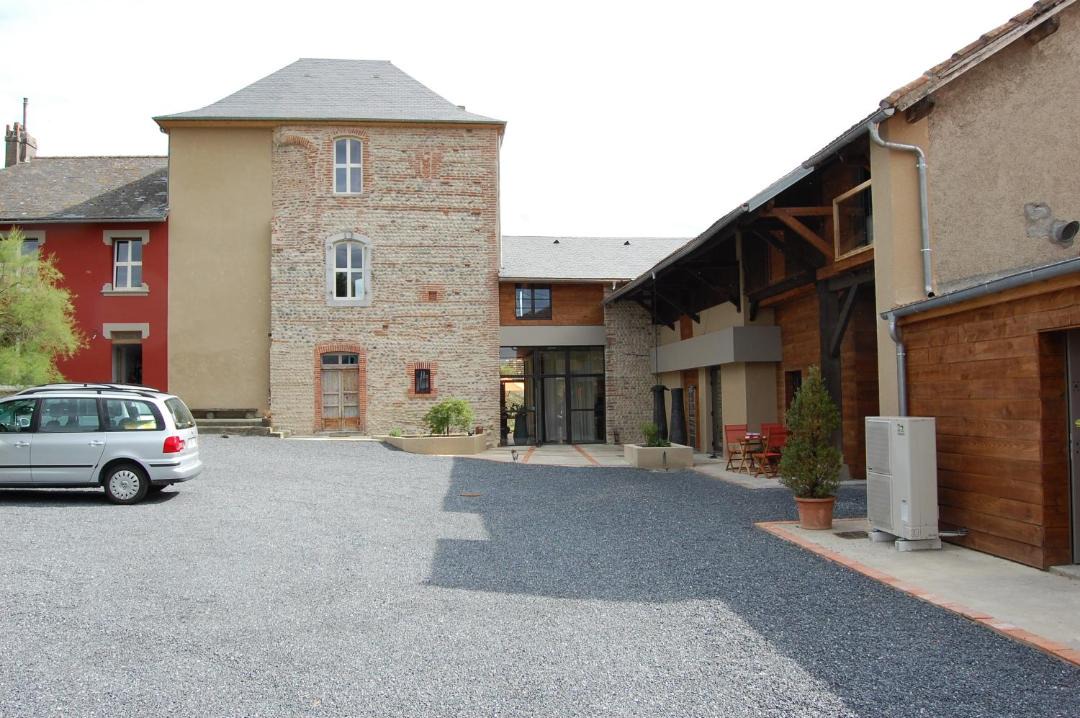 Photo of Others in Bazet