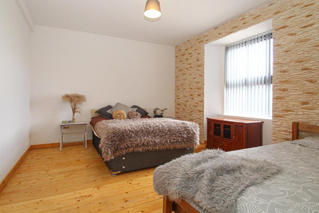 Photo of Others in Lanark