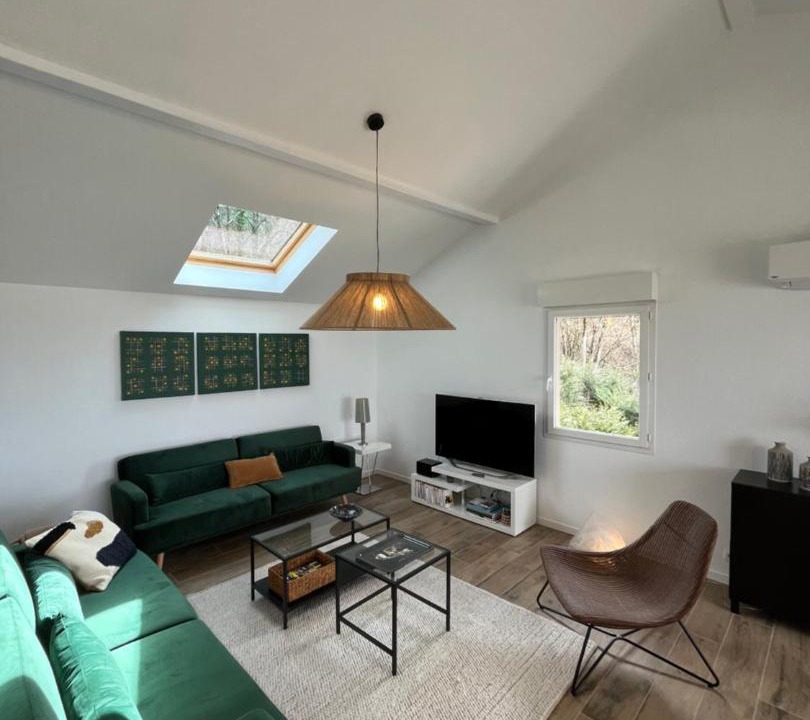 Photo of Others in Publier