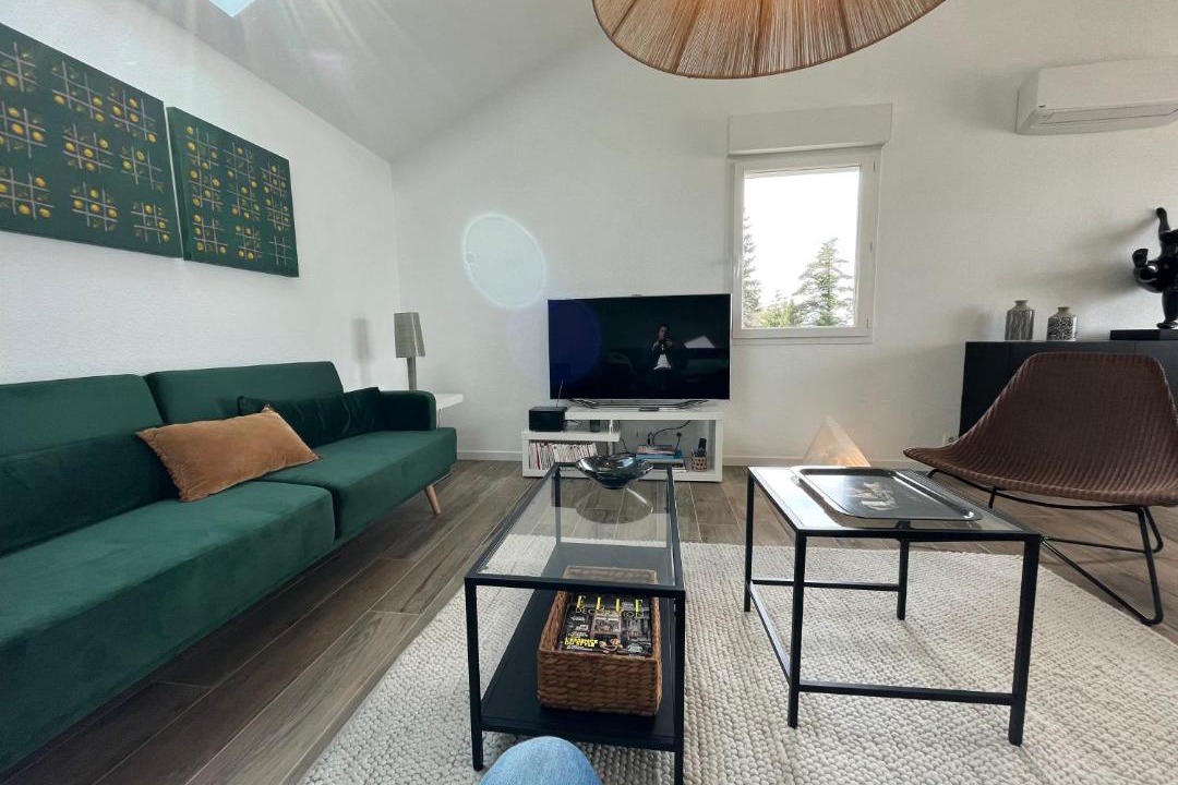 Photo of Others in Publier