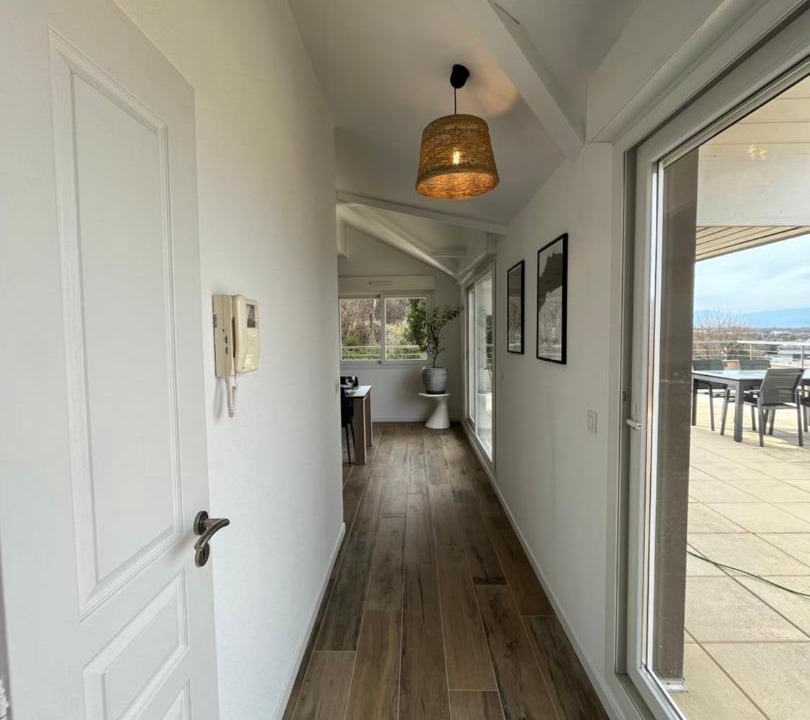 Photo of Others in Publier