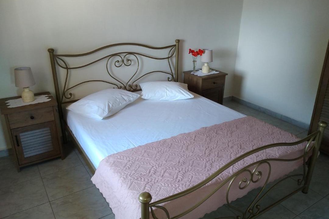 Photo of Bedroom in Ano Volimes