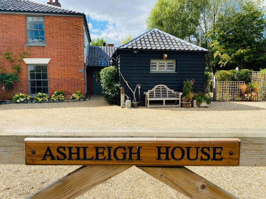 Photo of Others in Diss