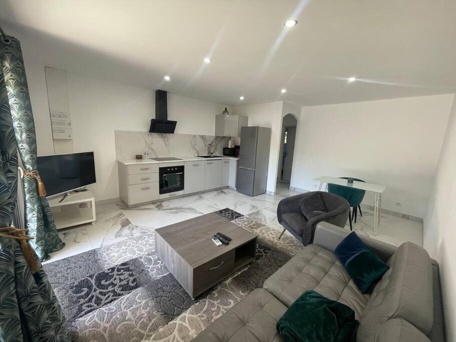 Photo of Others in Cabannes