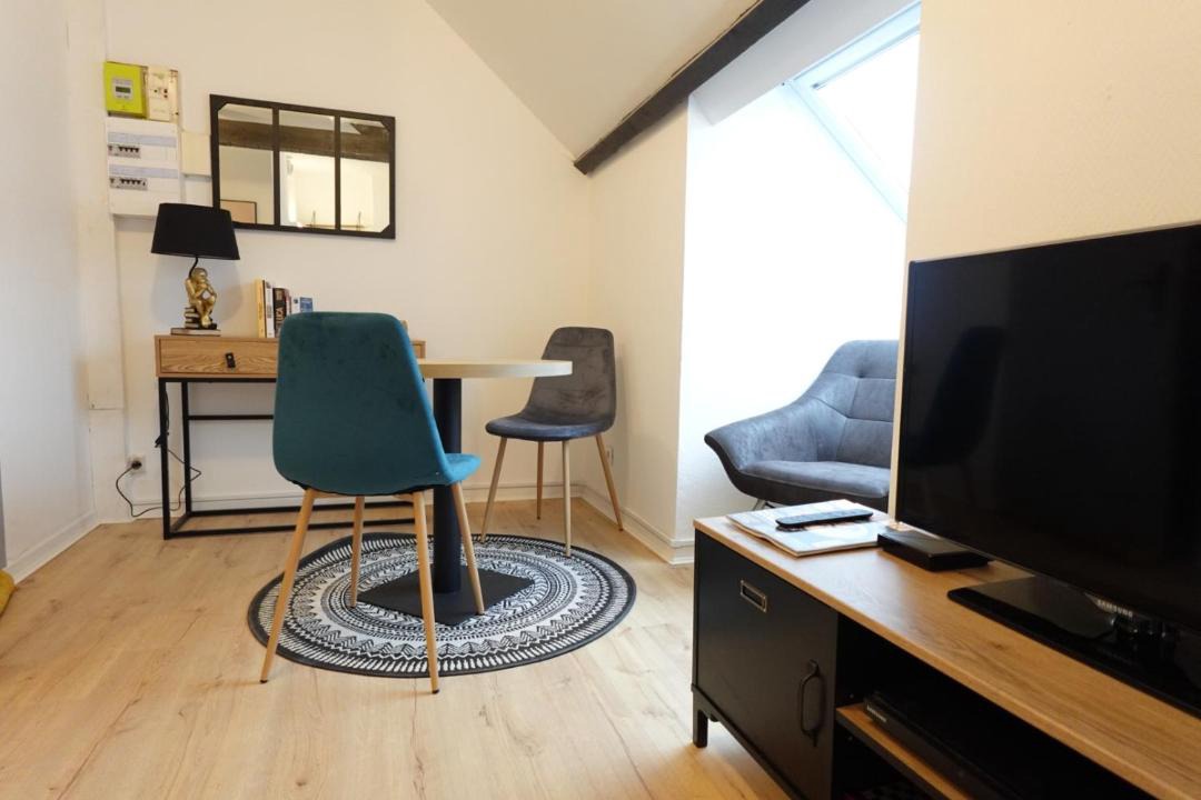 Photo of Livingroom in Lens