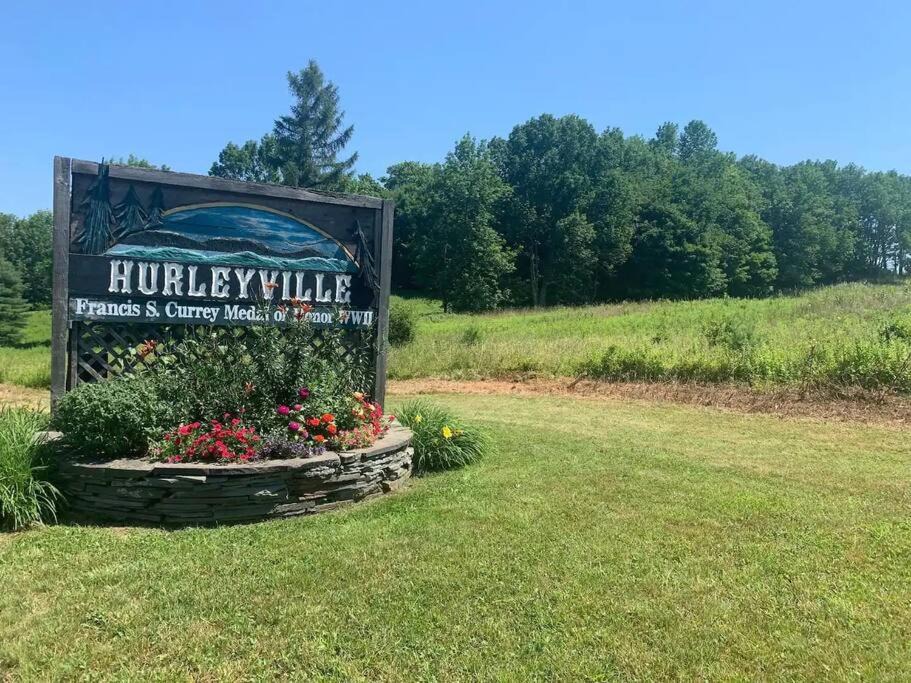 Photo of Others in Hurleyville