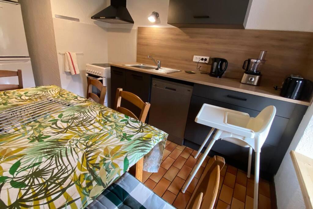 Photo of Kitchen in Haut-du-Them-Chateau-Lambert