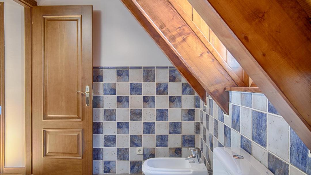 Photo of Bathroom in Arres
