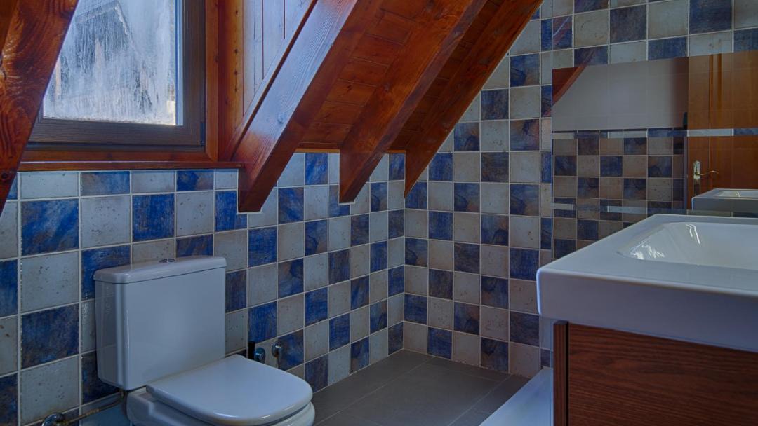 Photo of Bathroom in Arres