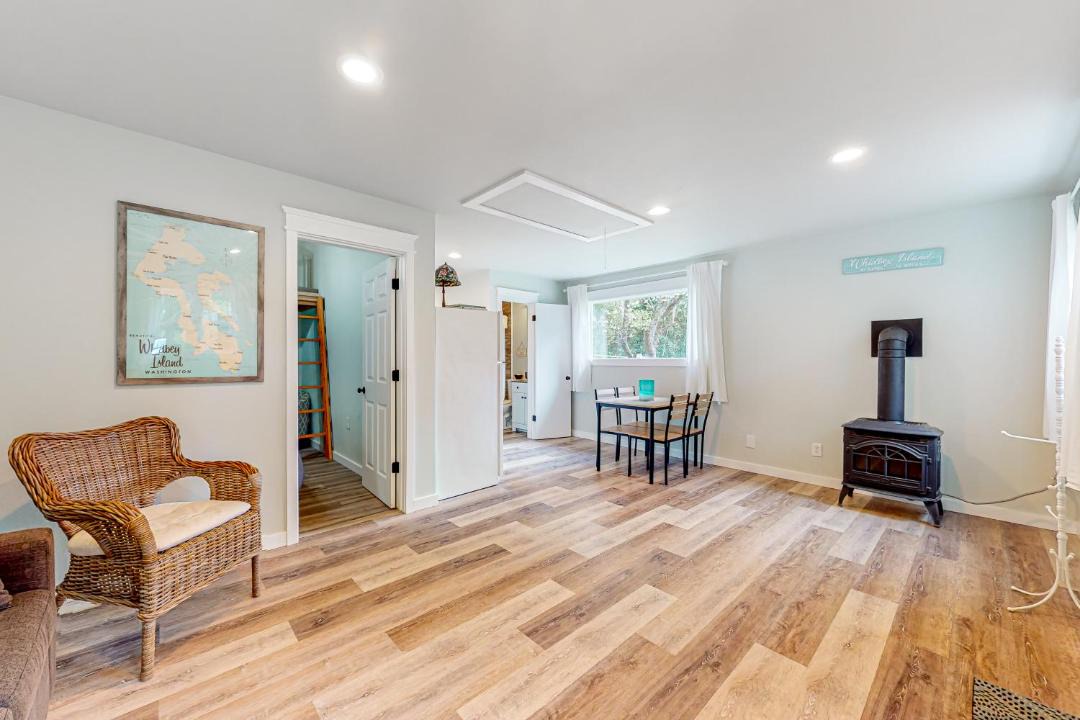 Photo of Others in Clinton