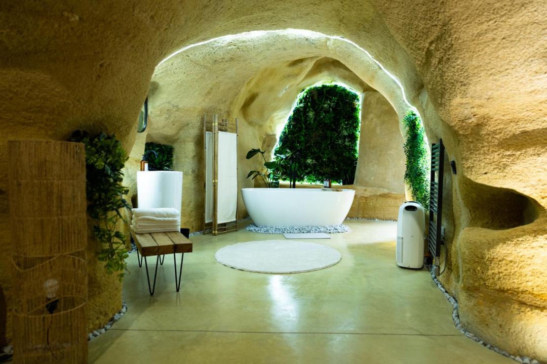 Photo of Bathroom in Doue-la-Fontaine