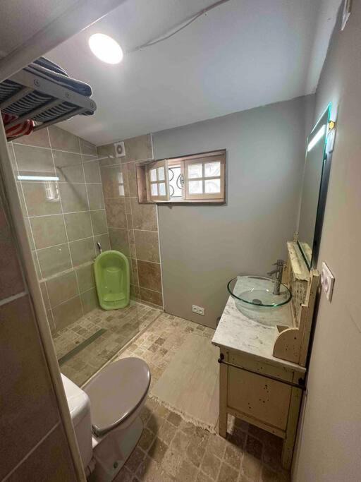Photo of Bathroom in Limoux