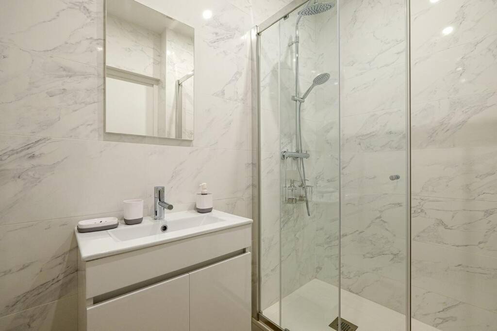Photo of Bathroom in Quincy-Voisins
