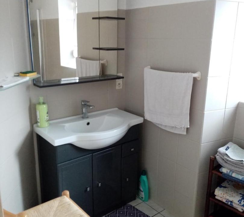 Photo of Bathroom in Penguily
