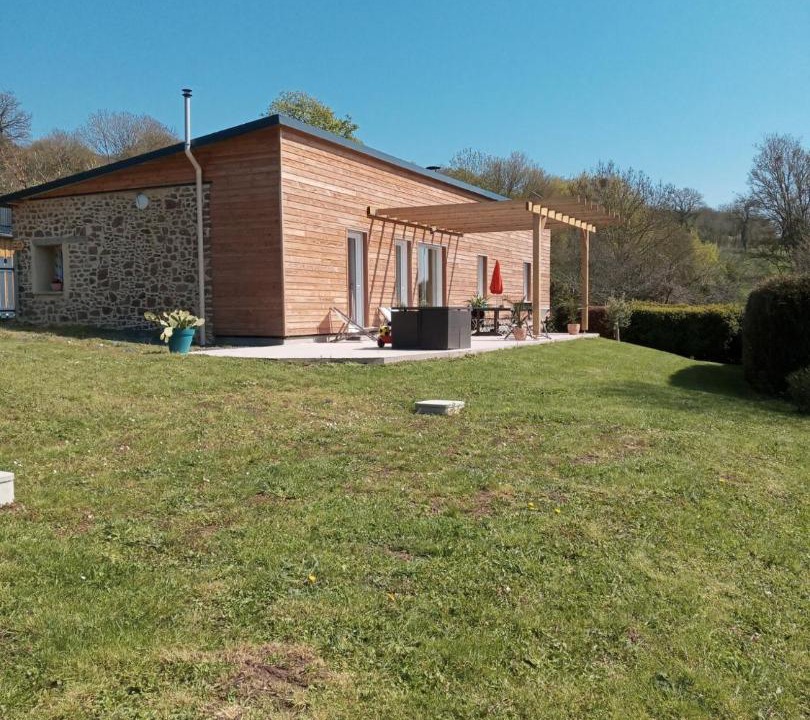 Photo of Buildings in Le Bo