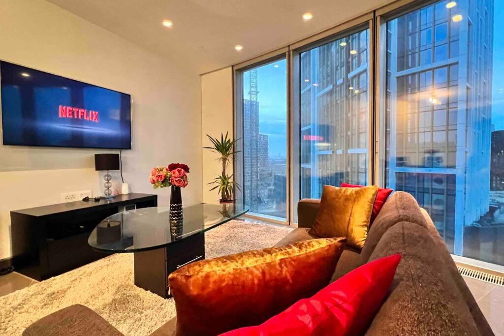 Photo of Others in Nine Elms