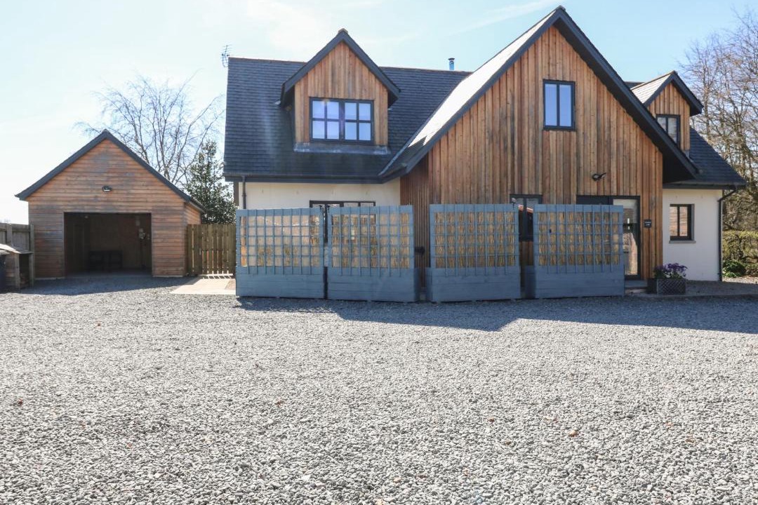 Photo of Others in Ellon