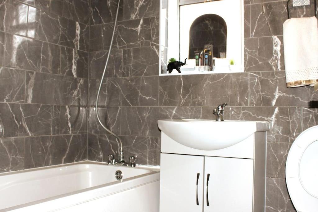 Photo of Bathroom in Eltham West