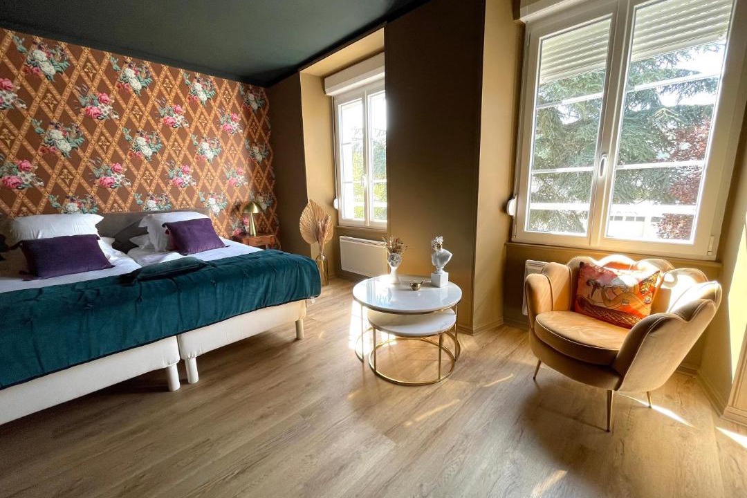 Photo of Others in Ludes