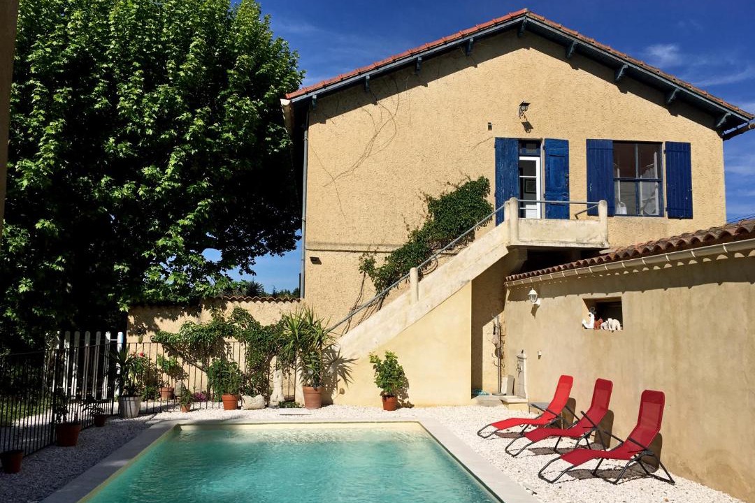 Photo of Others in Noves