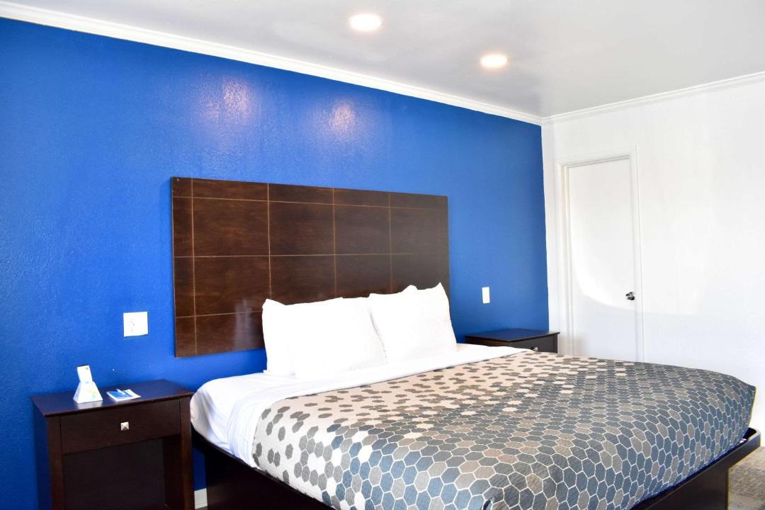 Photo of Bedroom in Swainsboro