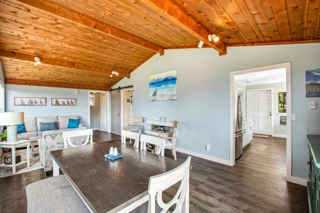 Photo of Others in Freeland