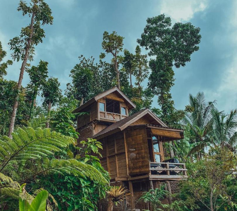 Photo of Buildings in Tetebatu