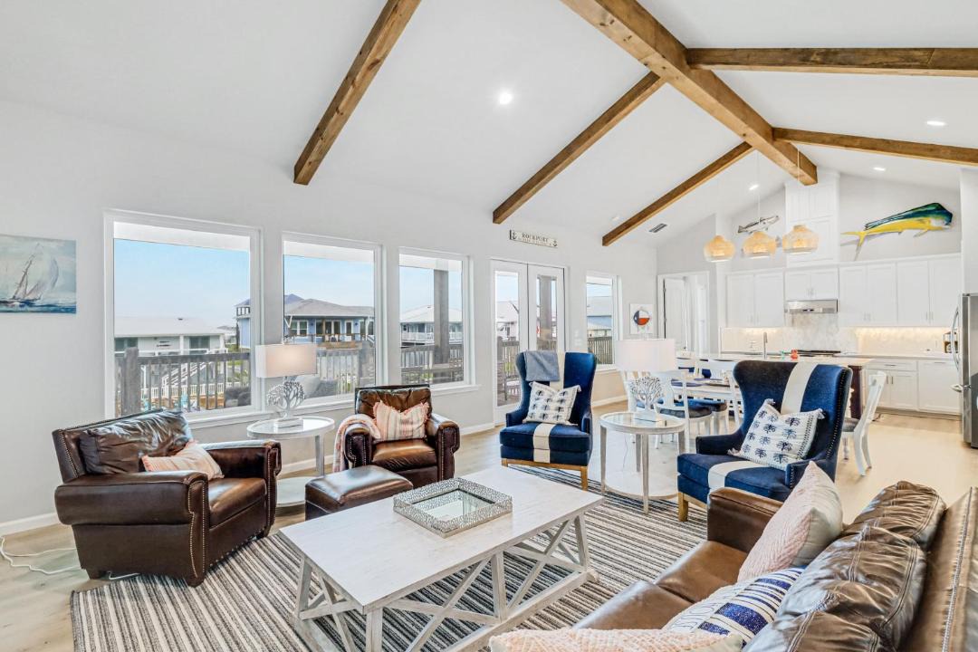 Photo of Livingroom in City-by-the Sea