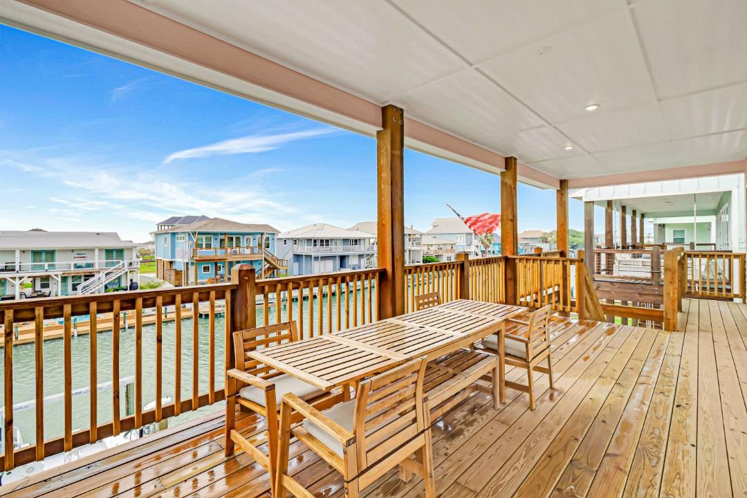 Photo of Patio Balcony in City-by-the Sea